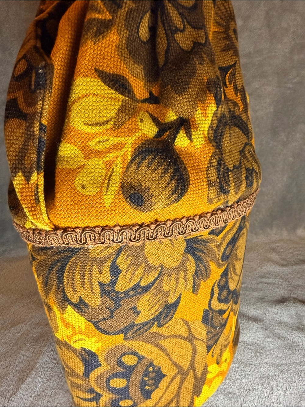 60s Homemade Floral Bucket Bag with Lucite Handles - Picture 7 of 10